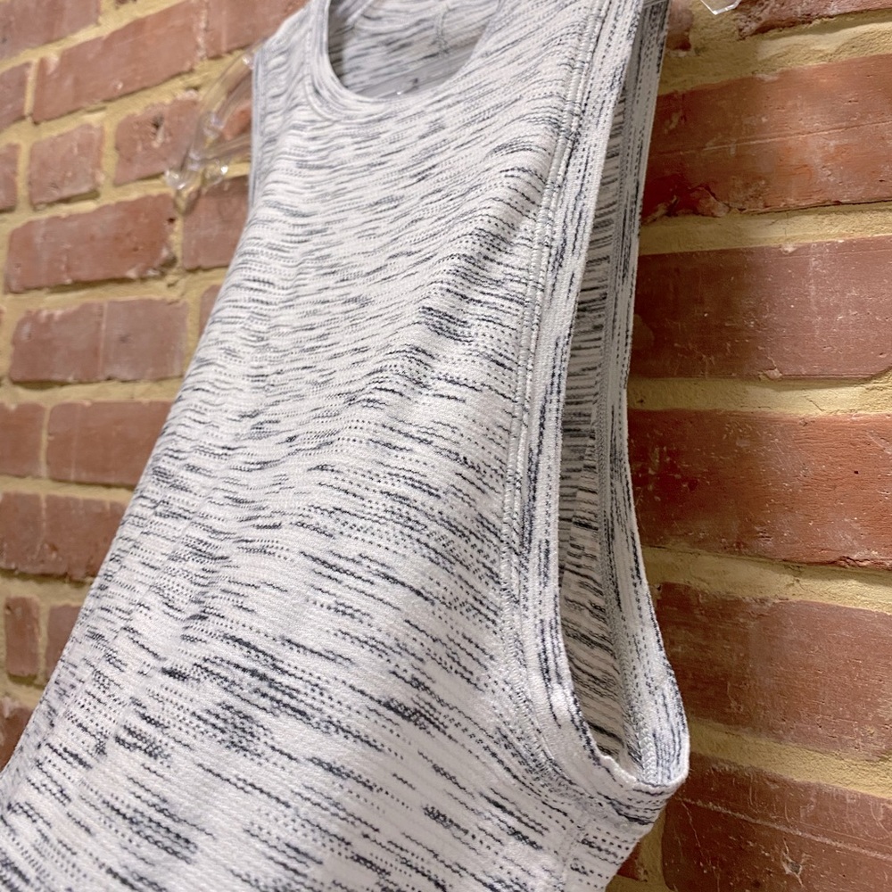 LULULEMON MUSCLE TANK TOP